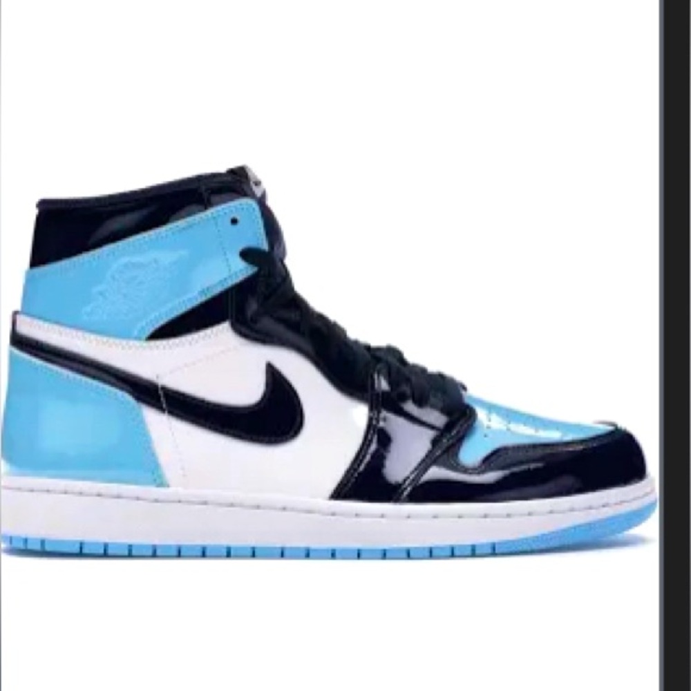 Jordan 1s mid top ice blues